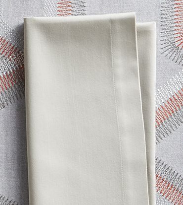 table Table Linens and Choosing runners barrel  the Perfect crate