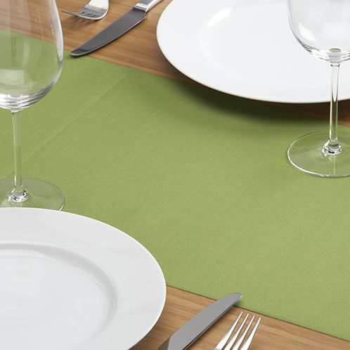 long with play linens  same table table set the have twice runners and to and never table you placemats